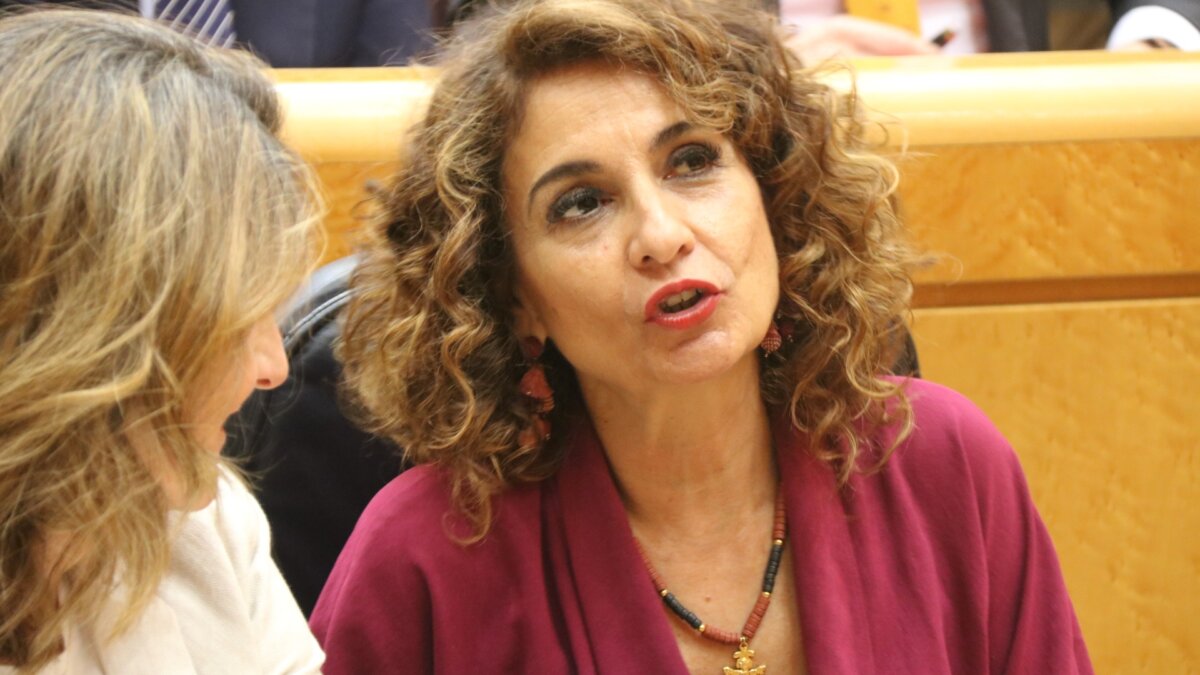 La vicepresidenta primera del Gobierno de España, María Jesús Montero, en el Senado (ACN)