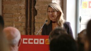 La vicepresidenta segunda del Gobierno de España, Yolanda Díaz, durante un acto en la sede de Comisiones Obreras en Barcelona (Albert Cadanet, ACN)